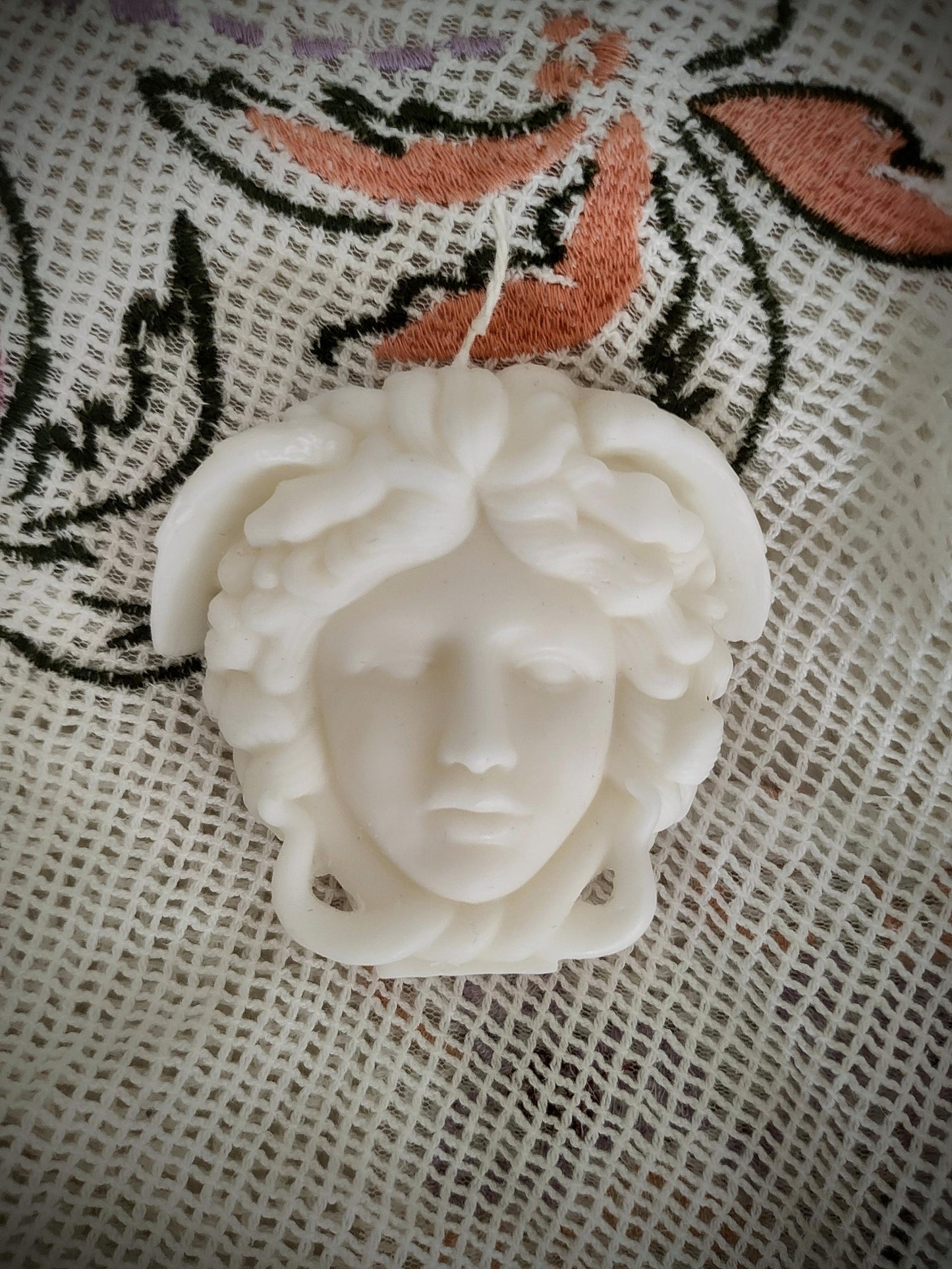Le petit Medusa Mini Pillar Candle