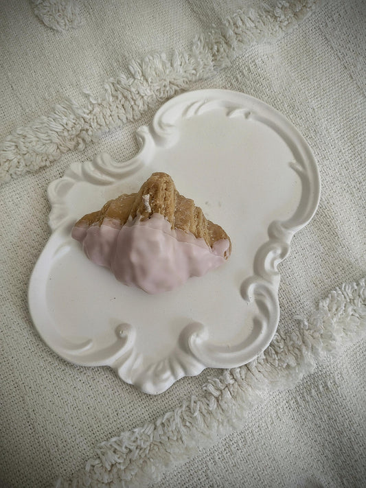 French croissant soy candle