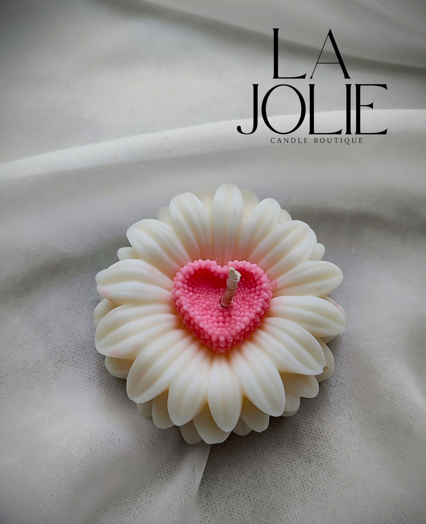 Daisy hearts candle