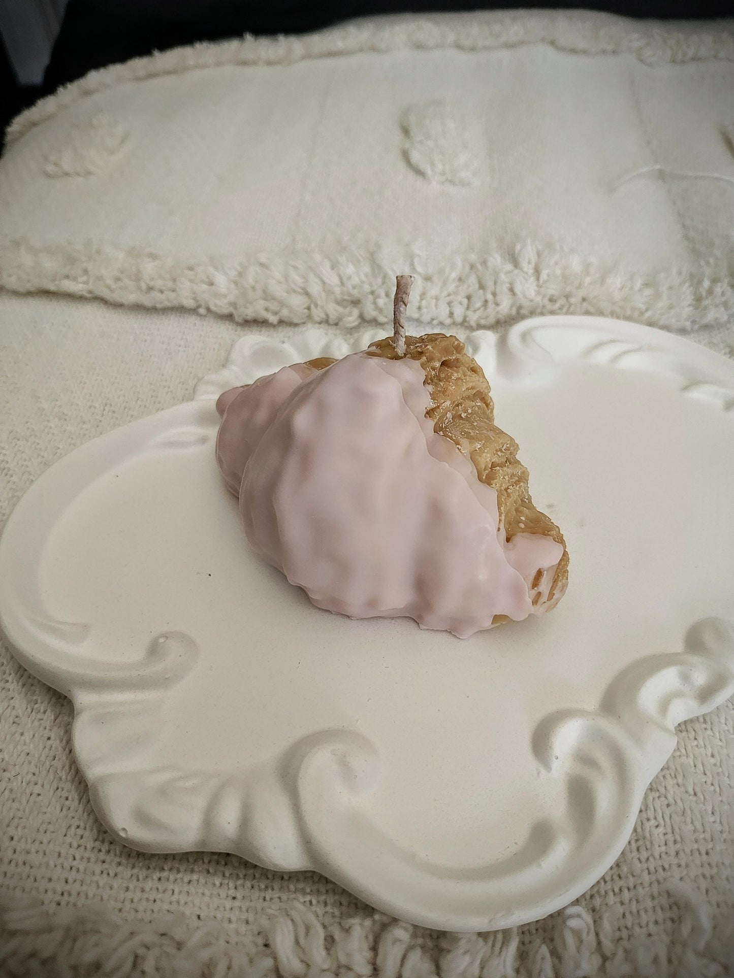 French croissant soy candle