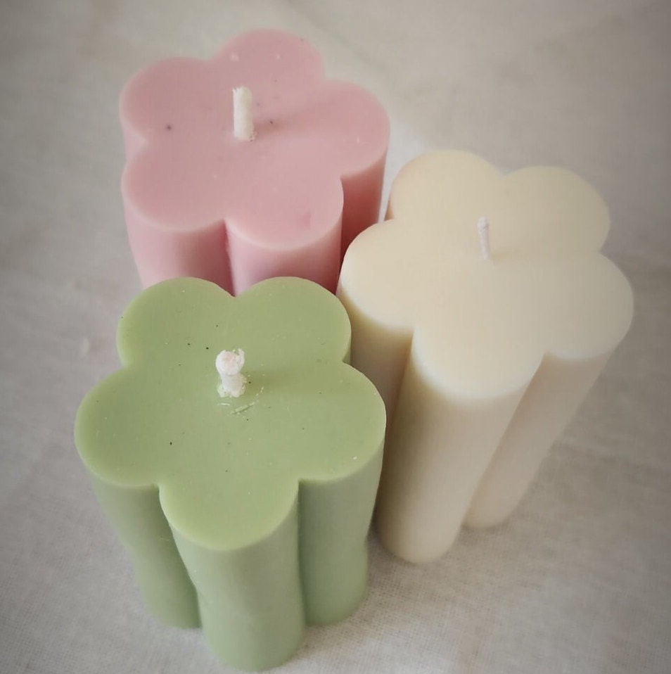 Daisy Flower Pillar Candle
