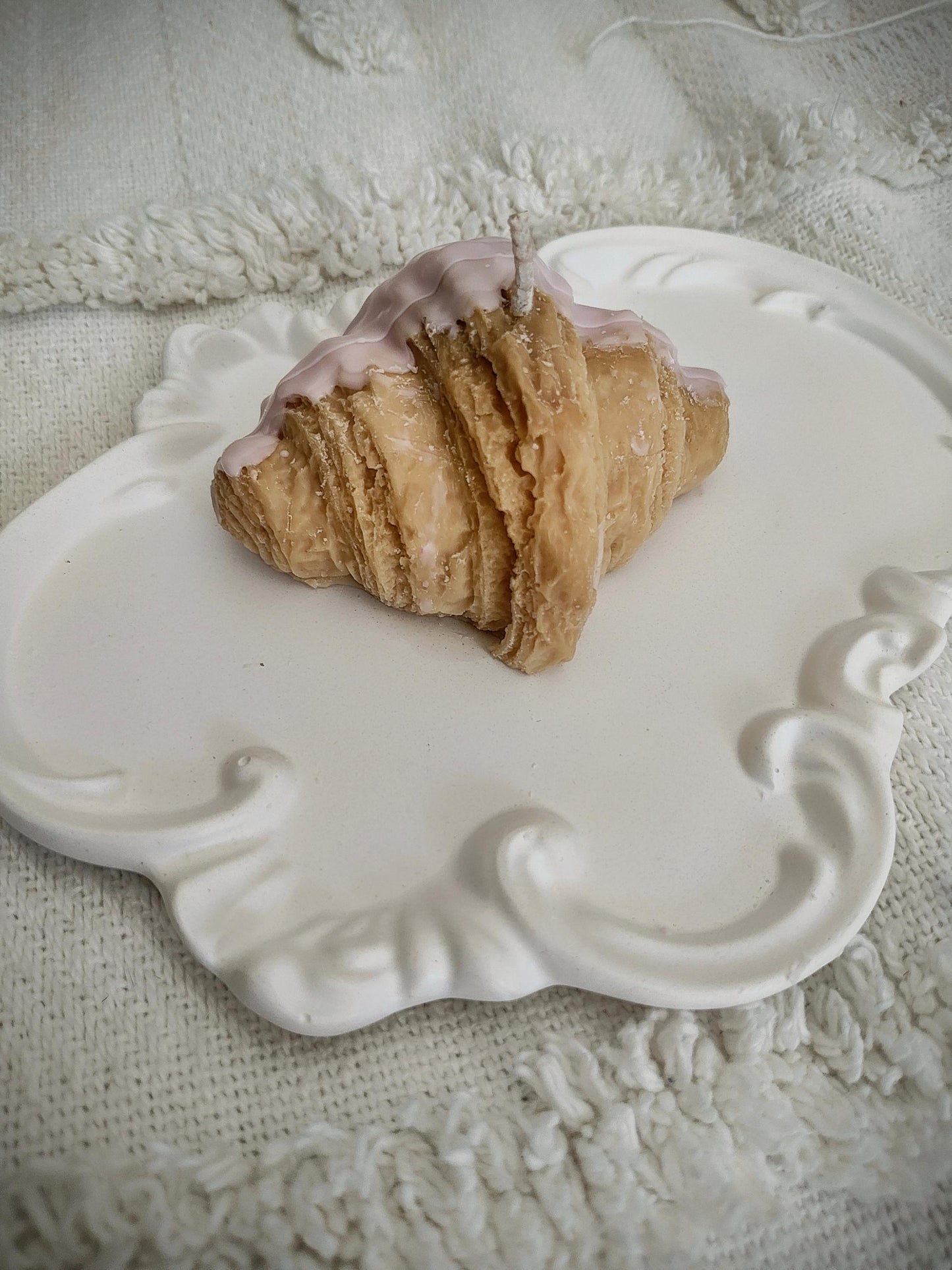French croissant soy candle